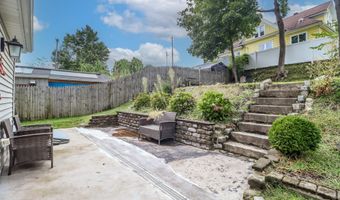 79 W Wooster St, Danbury, CT 06810