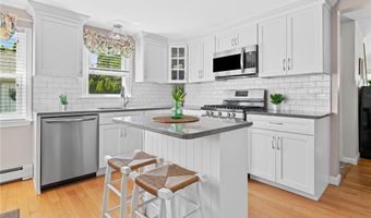 76 W Allenton Rd, North Kingstown, RI 02852
