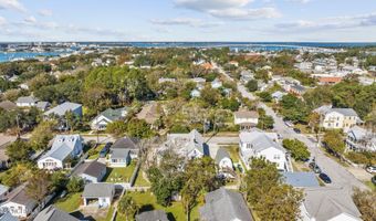 212 Live Oak St, Beaufort, NC 28516