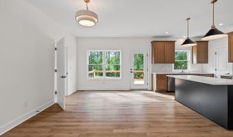 9041 Stonewall Rd, Appomattox, VA 24522