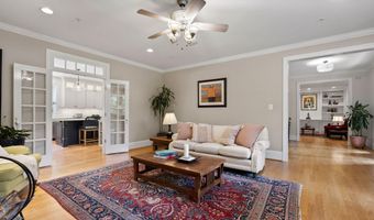 7032 WILSON Ln, Bethesda, MD 20817
