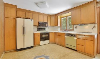 16 Rosewood Ln, Bolton, CT 06043