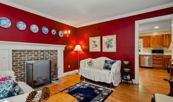 17 Goodhill Rd, Bethel, CT 06801