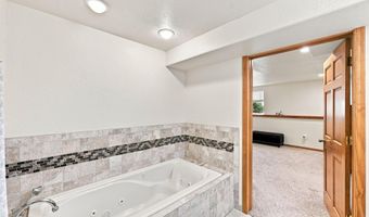 906 Delaware Dr, Buffalo, WY 82834