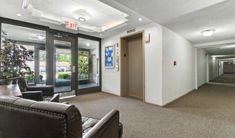 1207 S Old Wilke Rd 303, Arlington Heights, IL 60005