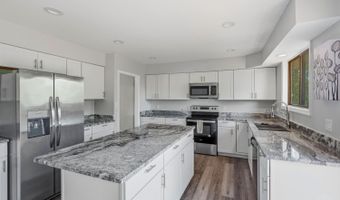 3647 E Galbraith Rd, Amberley, OH 45236