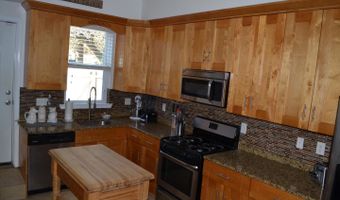 1410 N BOND St, Baltimore, MD 21213