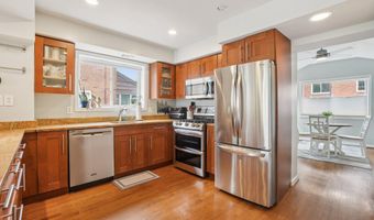 6332 N CAPITOL St NW, Washington, DC 20011