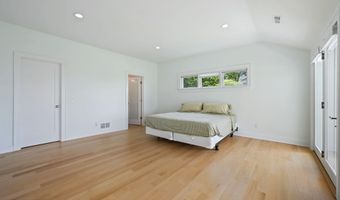 50 Beach View Dr, Stamford, CT 06902