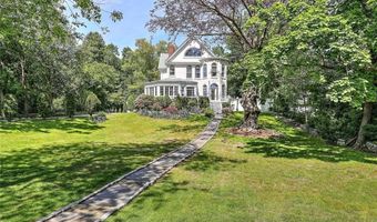 247 Oaklawn Ave, Cranston, RI 02920