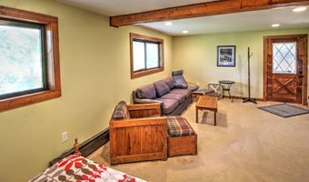 198 HOODS POINT Rd, Basye, VA 22810