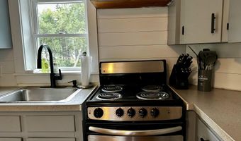 2 Piper Ln, Abbot, ME 04406