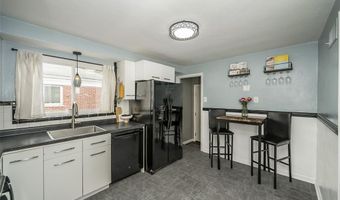 9327 Mackenzie Rd, Affton, MO 63123