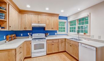 818 Ottawa Trl, Madison, WI 53711
