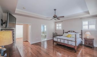 117 HARVESTER Dr, Lake Frederick, VA 22630