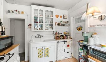 29 E GLOUCESTER Pike, Barrington, NJ 08007