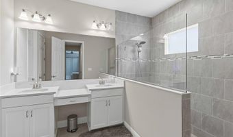 7526 PARADISO Dr, Apollo Beach, FL 33572