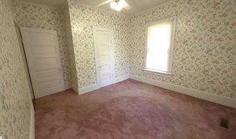 102 Wardlaw St, Abbeville, SC 29620