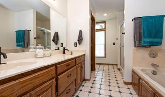 1016 Daniels St, Aurora, MO 65605