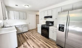 2945 Georgian Manor Dr, Alpharetta, GA 30022