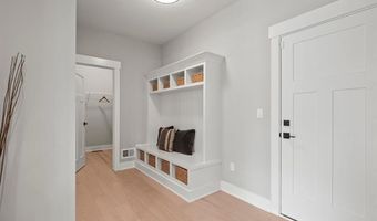 4481 FARM VIEW Dr, Ann Arbor, MI 48105