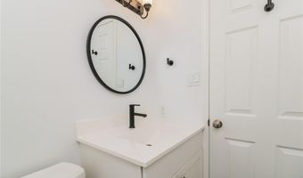 808 Timberfield Dr, Ballwin, MO 63021
