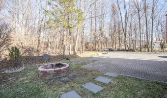 138 S Salem St, Andover, NJ 07801