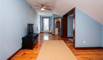 4 Newport Ave B2, Newport, RI 02840