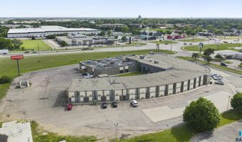 2515 6th St, Brookings, SD 57006