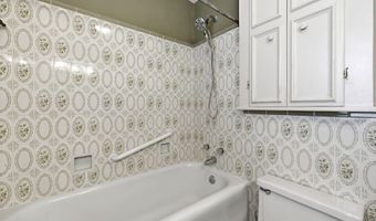 916 Audubon Pkwy, Audubon Park, KY 40213