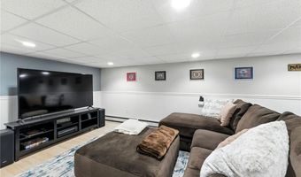 54 Novelty Rd, Warwick, RI 02889