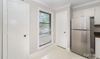 7925 Charter Oak Ln, Charlotte, NC 28226