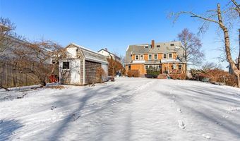 118 Ocean Ave, Cranston, RI 02905