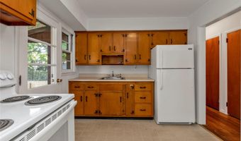 65 Grant Ave, Albertson, NY 11507