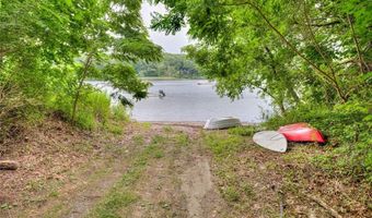31 Edgewater Rd, Narragansett, RI 02882