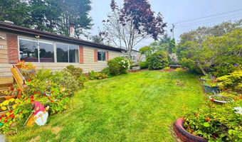 1029 FIFIELD St, Brookings, OR 97415