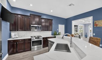 5216 POINT HARBOR Ln, Apollo Beach, FL 33572