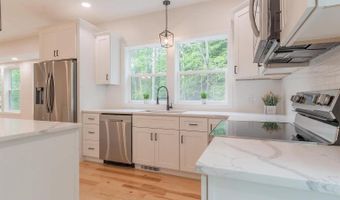 28 Colony Dr, Barnstead, NH 03225