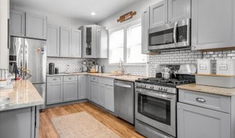 18 Ellice St, Bayonne, NJ 07035