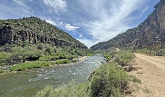 620 Tune Dr, Arroyo Hondo, NM 87513