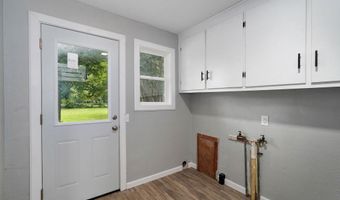 12 E Hawthorne St, Aurora, MO 65605