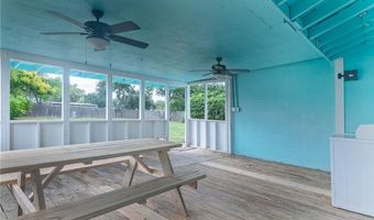 325 S Saunders St S, Aransas Pass, TX 78336
