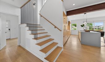 34 Howard Ave, Branford, CT 06405