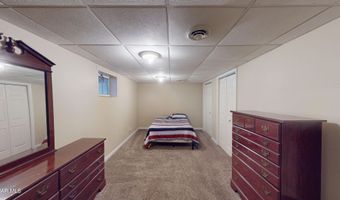 1647 Saint Francis Ln, Altoona, PA 16602