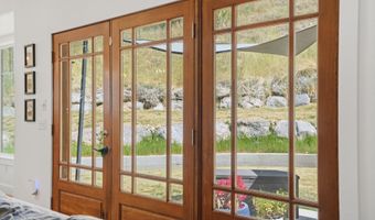 223 E 2050 N, Centerville, UT 84014