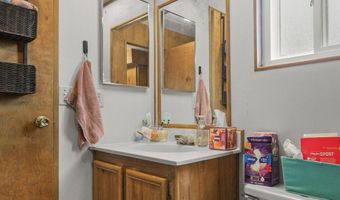 5722 Happy Valley Rd, Anderson, CA 96007