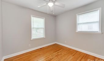 3326 Bonneville Dr, Charlotte, NC 28205