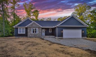 6377 Meander Glen Dr, Austintown, OH 44515