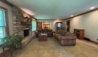385 Cochran Rd, Aurora, OH 44202