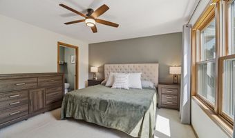 1917 E GLENDALE Ave, Appleton, WI 54911